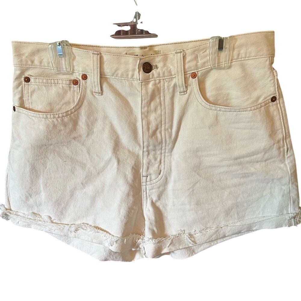 Madewell The Dadjean Short Off-White High Rise Denim Raw Hem NF048 Size 28